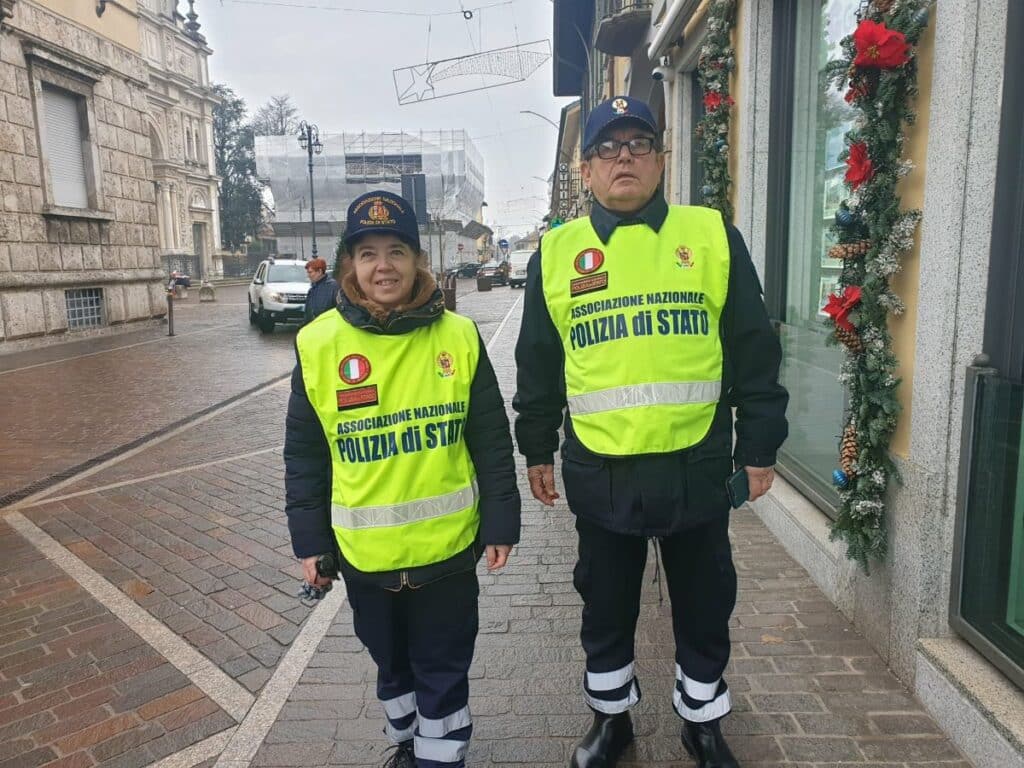 Magenta: volontari dell’associazione Polizia di Stato, presenza costante anche nel centro della città