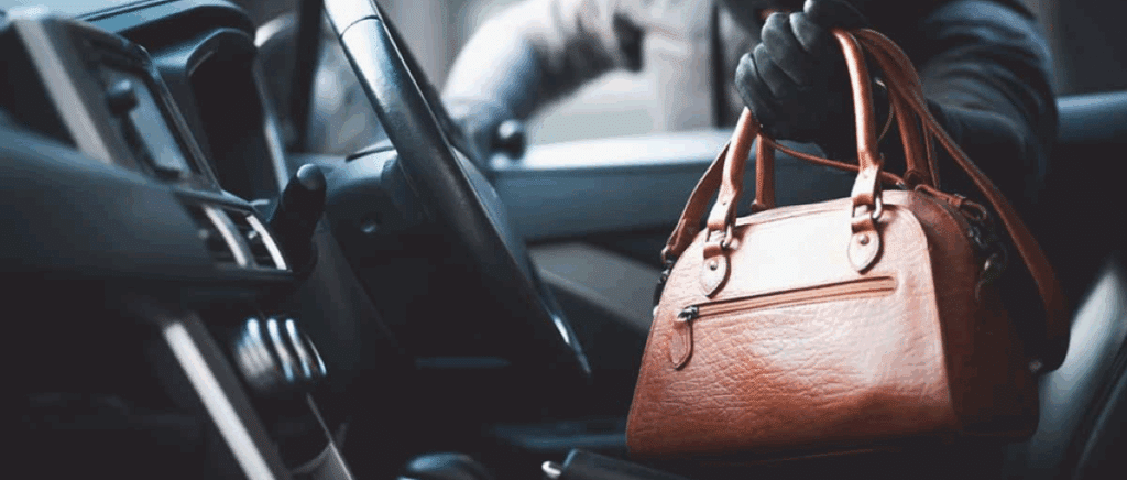 Boffalora sopra Ticino: rubano la borsa dall’auto, indagini in corso