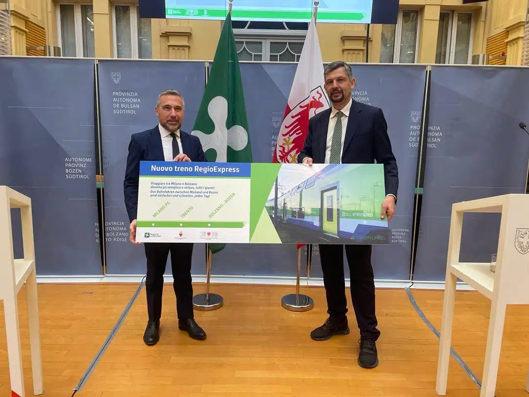 franco-lucente-a-sx-e-daniel-alfraider-presentazione-treno-diretto-milano-bolzano