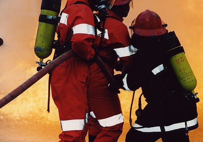 Milano: incendio in appartamento, tutti salvi