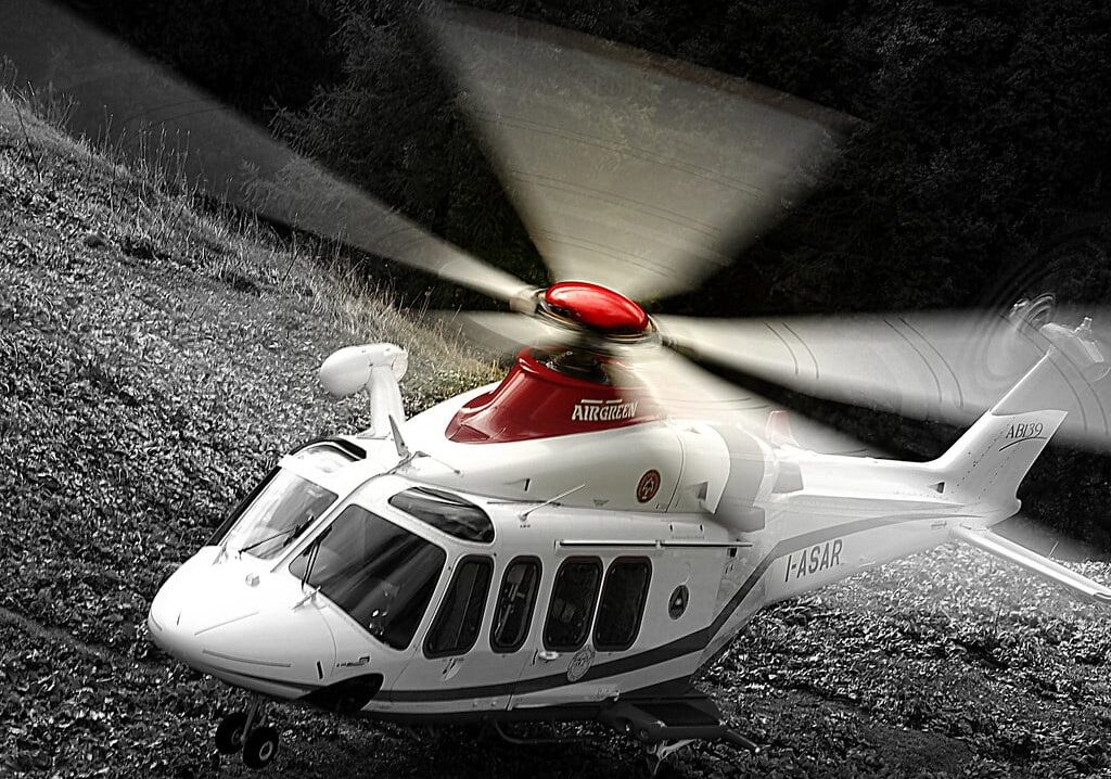 Cade in un dirupo nel Lecchese: 25enne tratto in salvo