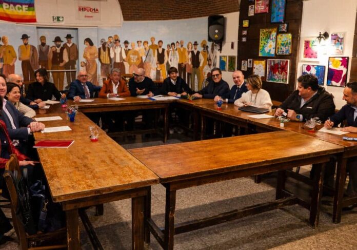 8165_cda_bcc_alla_Tela-aspect-ratio-535-375