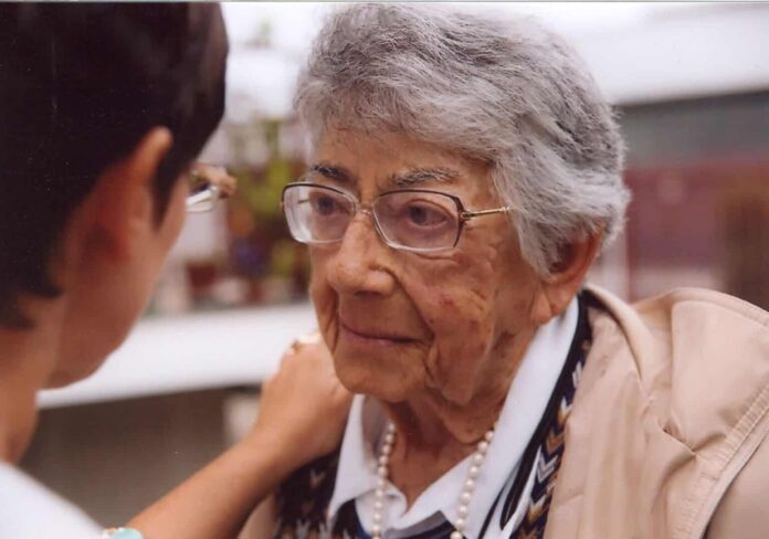 Elena-Sachsel-e-Bea-2-aspect-ratio-535-375