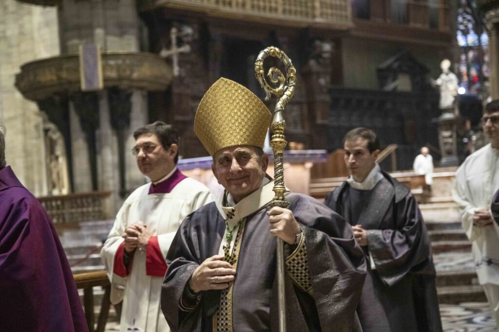 Milano, il Papa conferma Delpini: «Resto volentieri, avanti insieme»