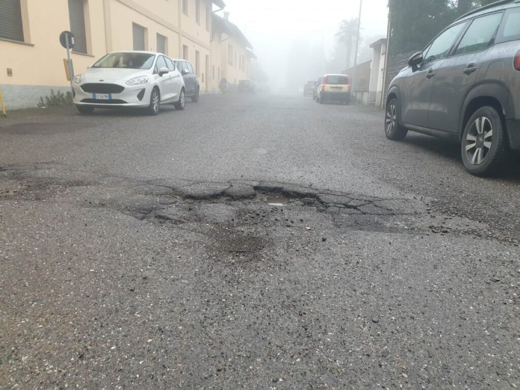 Magenta, problema buche, Teresio Garavaglia scrive: “Basta con le gare al massimo ribasso”