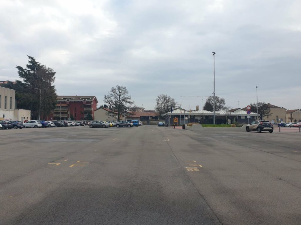 Magenta: spaccio in piazza mercato, i Carabinieri arrestano un ragazzo di 18 anni