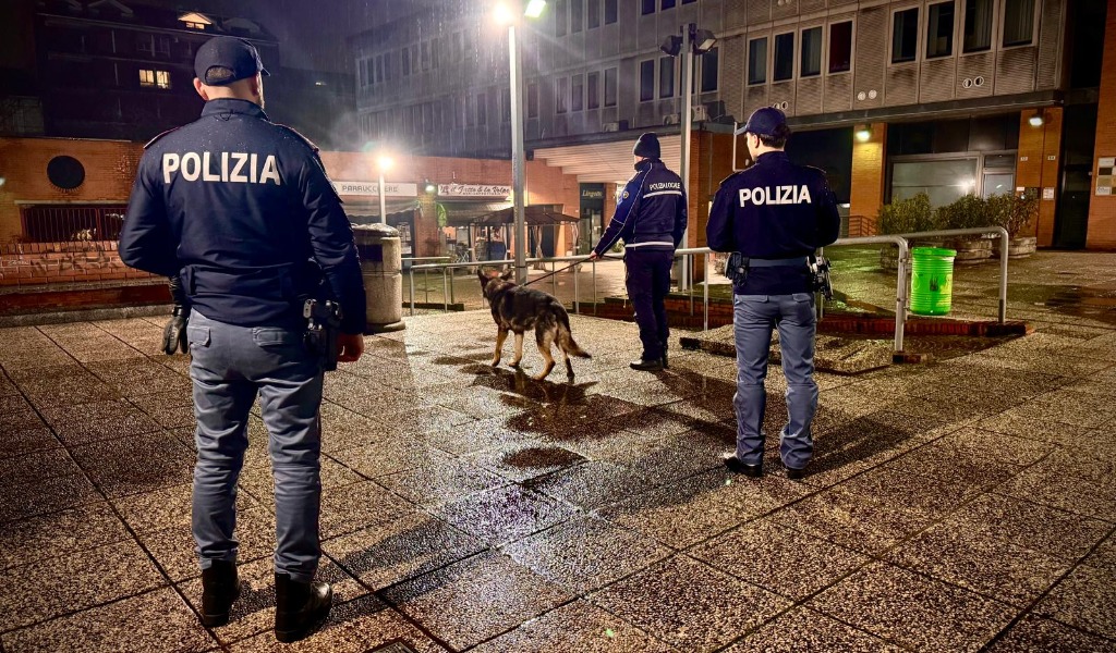 Tre operazioni di controllo straordinario del territorio di Polizia e CC:  a Vigevano identificate 64 persone