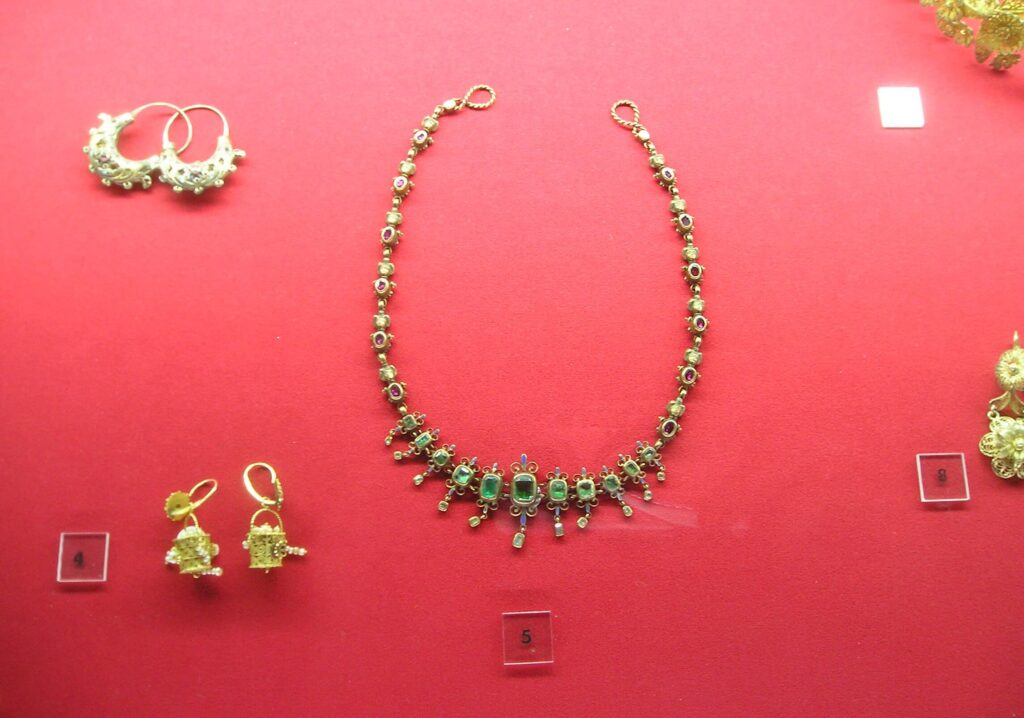 Carabinieri sventano furto in gioielleria, un arresto