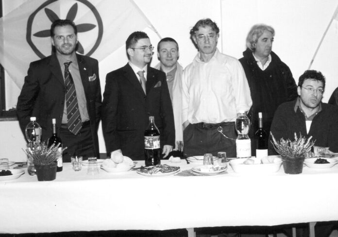 Bossi-Gelli-2004-copia-aspect-ratio-535-375