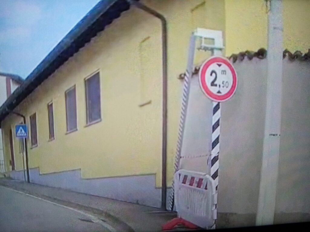 Boffalora Ticino: non rispetta il divieto e distrugge la sbarra, terzo episodio