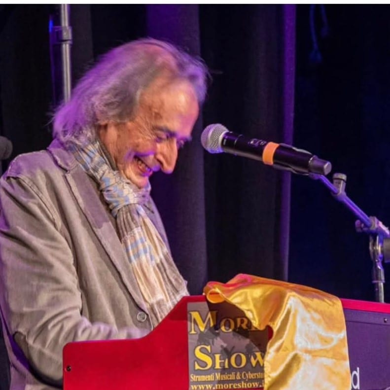 Ciao Paki!  “La telefonata, mi raccomando mai di mattina!”