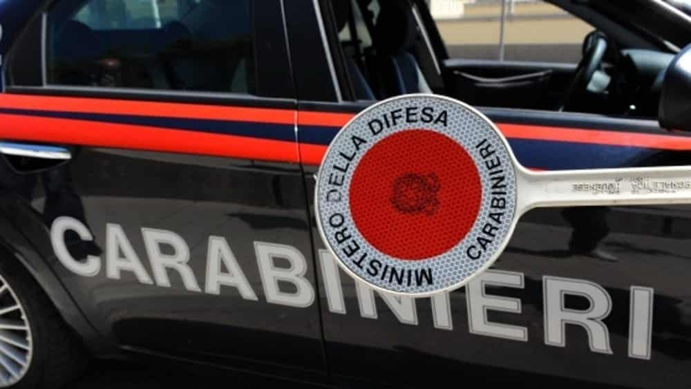 Como: fuggono all’alt dei CC per 19 chilometri, tre arresti: 80mila euro di refurtiva