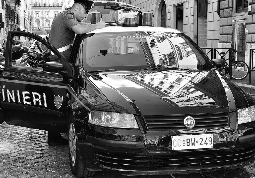 Milano: turista rapinato di un orologio da 100mila euro, arrestati due uomini