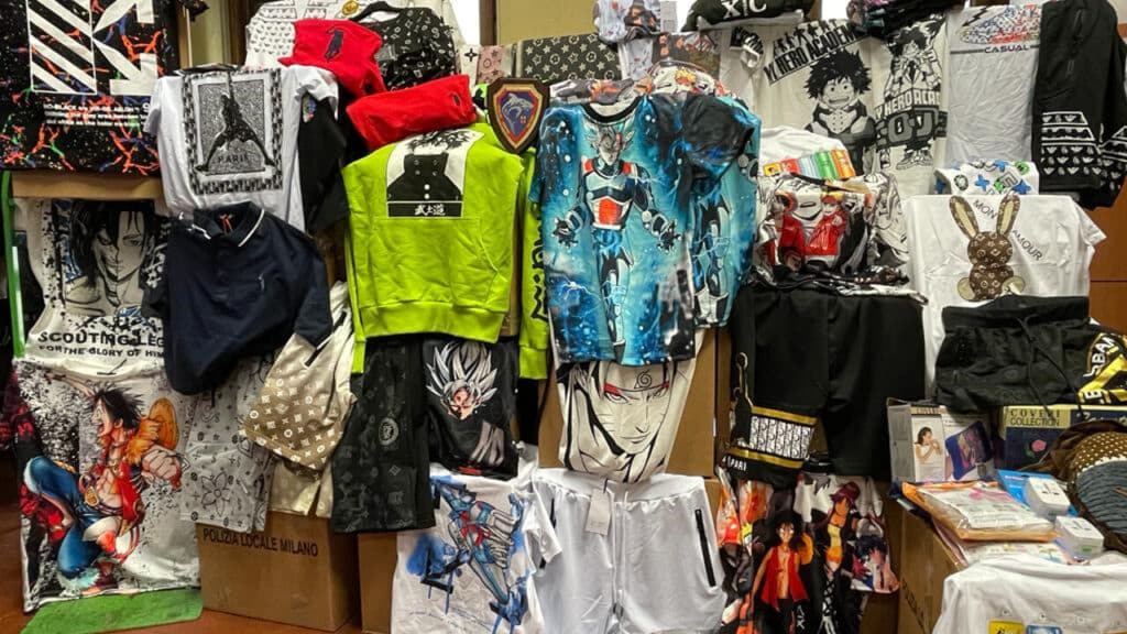 Milano, arresti e maxi sequestro di merce contraffatta