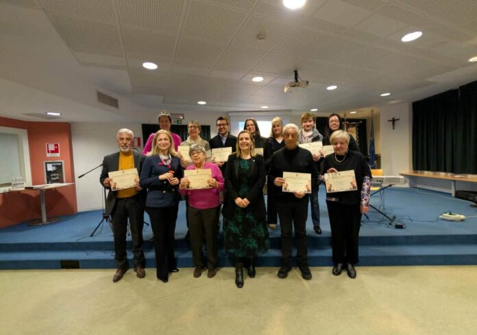 donne-aspect-ratio-535-375