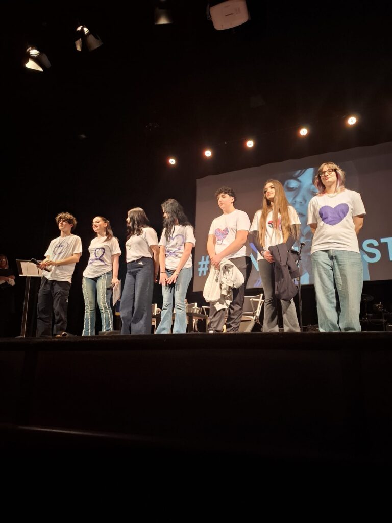 Disturbi del Comportamento Alimentare: il Teatro Tirinnanzi gremito per “Cuori in trasparenza”