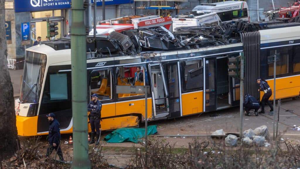 Autista del tram a Milano, ‘è diventato tutto nero e ho perso il controllo’
