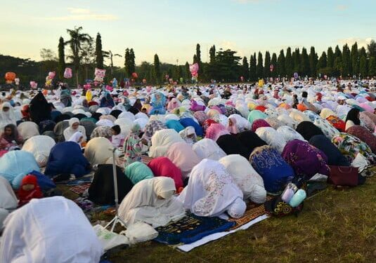 Fine ramadan a Milano, la protesta di Decorambo