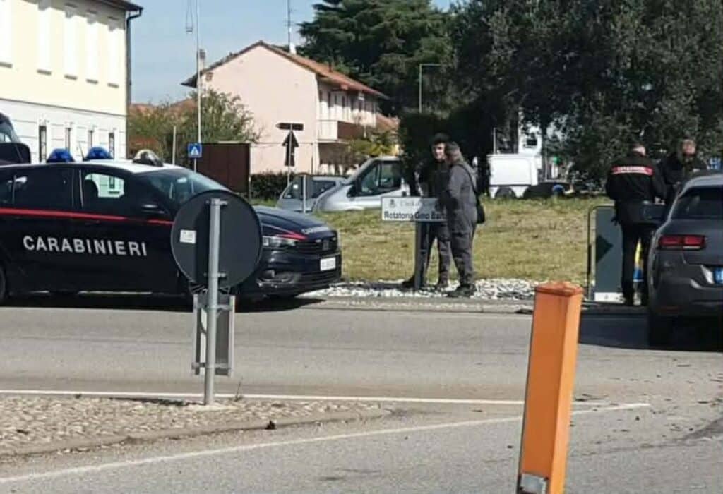 Corbetta: incidente alla rotonda sulla statale 11, uomo in ospedale con il codice giallo