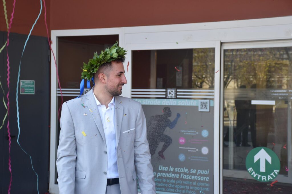 Magenta, congratulazioni (garantiste..) a Samuele Acri, neo dottore in Giurisprudenza