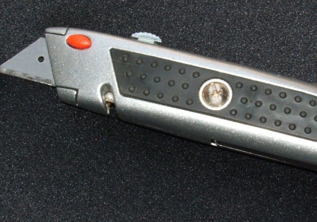 Milano: tentata rapinata in Posta, ma un uomo reagisce e mette KO il malvivente