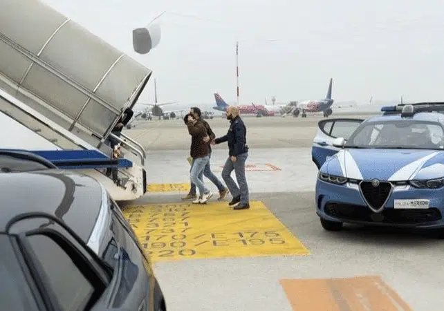 Espulsione-peruviano-aspect-ratio-535-375