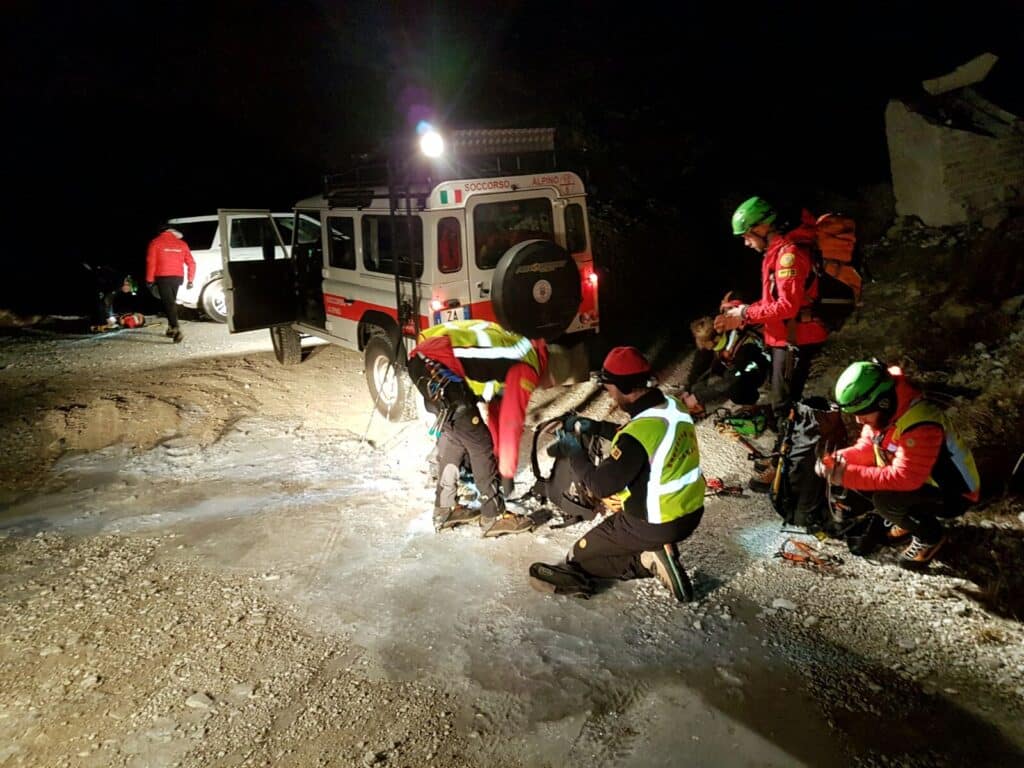 Con il buio perdono sentiero su Via del Sale, salvate 2 escursioniste in Alessandrino