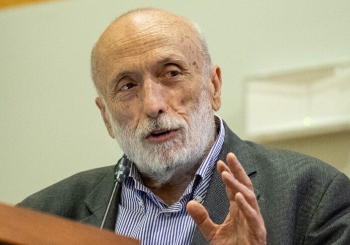 Carlo-Petrini-aspect-ratio-535-375
