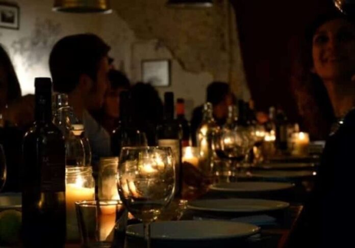 cena-degli-sconosciuti-1-2-aspect-ratio-535-375