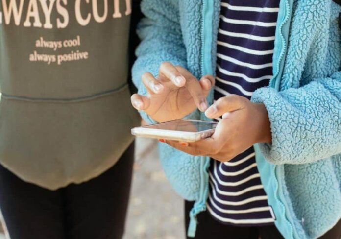 Bambini-smartphone-aspect-ratio-535-375