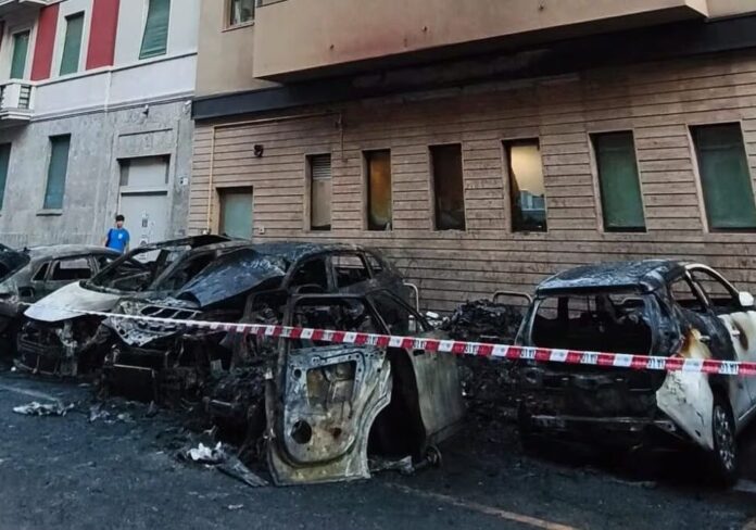 incendio-milano-auto-carbonizzate-1200x675-1-aspect-ratio-535-375