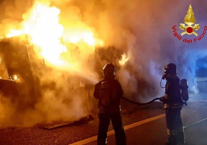 camion-fiamme-aspect-ratio-535-375