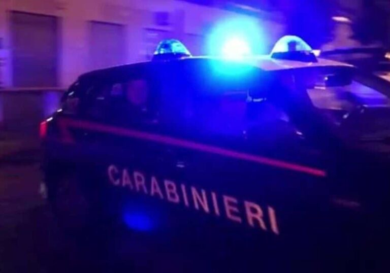 Lite nella notte a Magenta degenera in violenza: una persona in ospedale