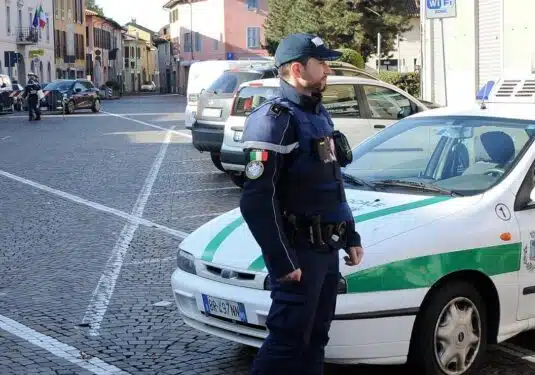 polizia-locale-aspect-ratio-535-375-696x488-1-aspect-ratio-535-375