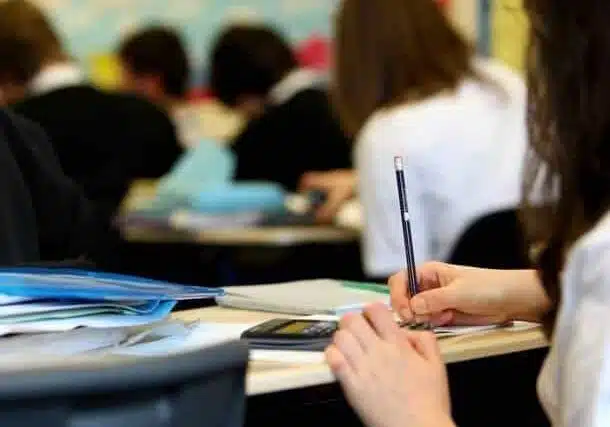 scuola-generica-1326663.610x431-aspect-ratio-535-375