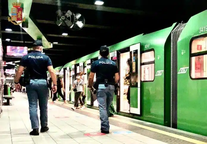 Metro-Linea-Verde-Polizia-696x491-1-aspect-ratio-535-375