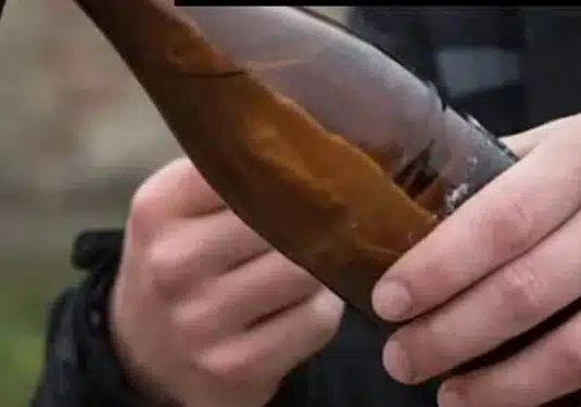 Legnano, proteste e violenze: poliziotto ferito e spunta una molotov
