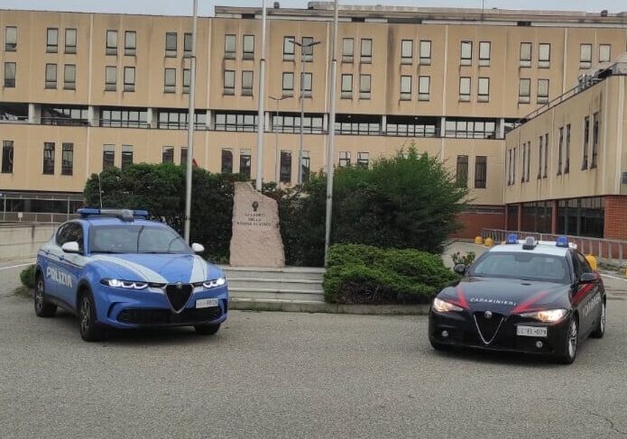 Veicoli di Polizia e Carabinieri nella fotografia pubblicata da Ticino Notizie